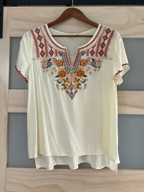 Solitaire Embroidered Boho Tunic Top XL Off White Floral Rayon Festival Blouse